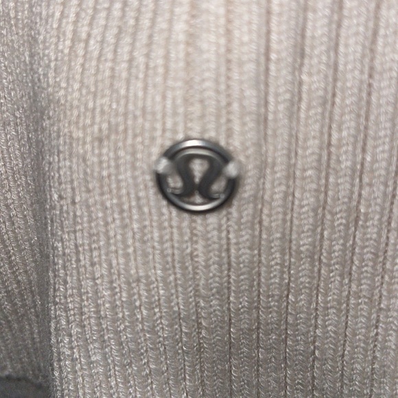 Lululemon Peace Sweater - Picture 4 of 7